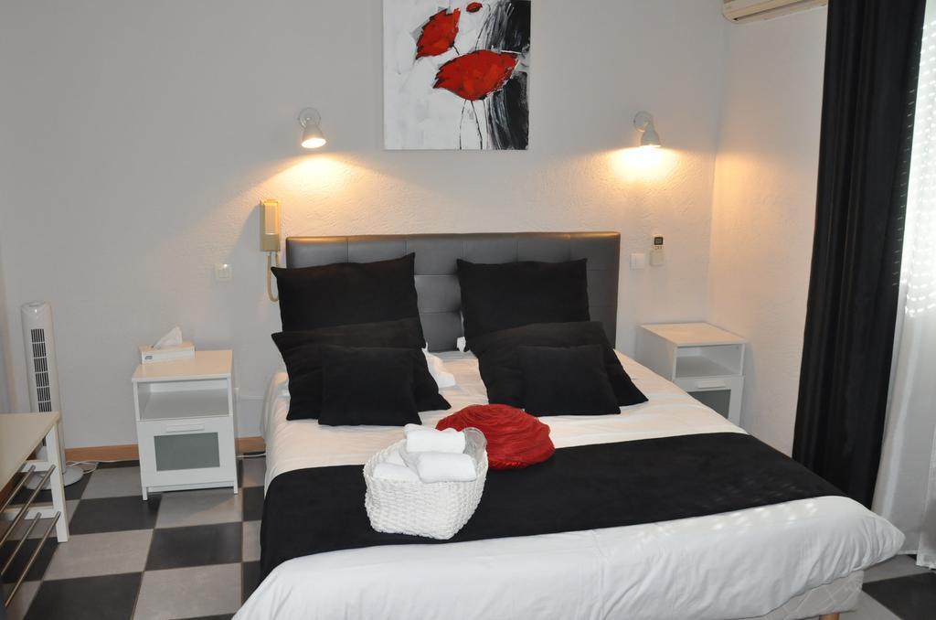 Hôtel Les Mimosas Bormes-les-Mimosas Habitación foto